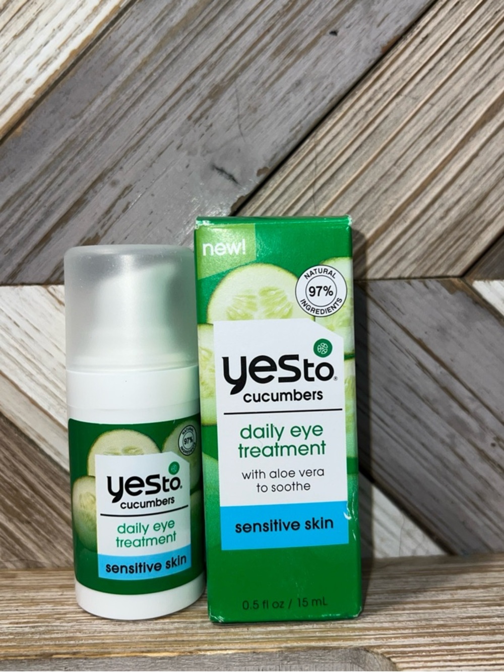 Cucumbers Daily Eye Treatment - Sensitive Skin
